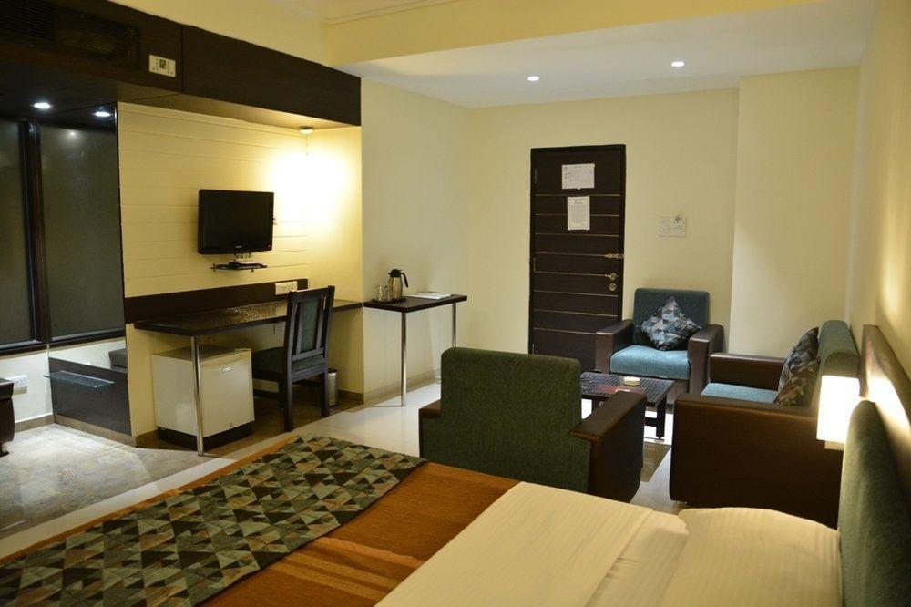 Hotel The Westend Ahmedabad Luaran gambar