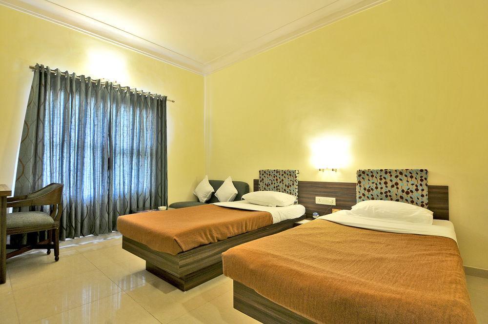 Hotel The Westend Ahmedabad Luaran gambar