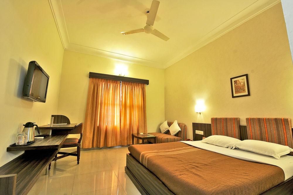 Hotel The Westend Ahmedabad Luaran gambar