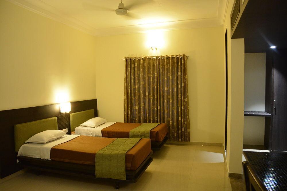 Hotel The Westend Ahmedabad Luaran gambar