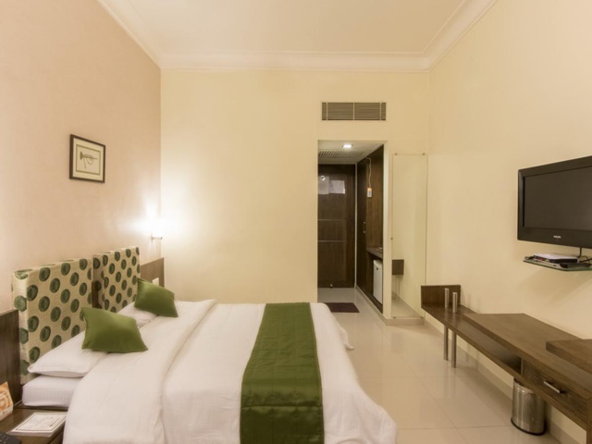 Hotel The Westend Ahmedabad Luaran gambar
